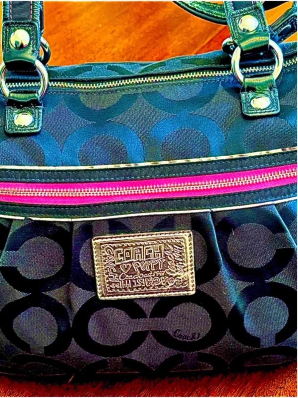 COACH POPPY SIGNATURE BLACK WITH PINK EXCELLENT USED CONDITION WITH COIN PURSE